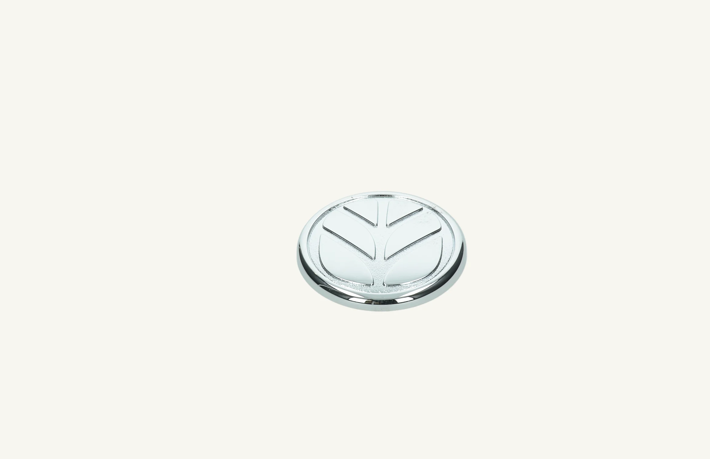 [1052045] Emblem New Holland 44mm